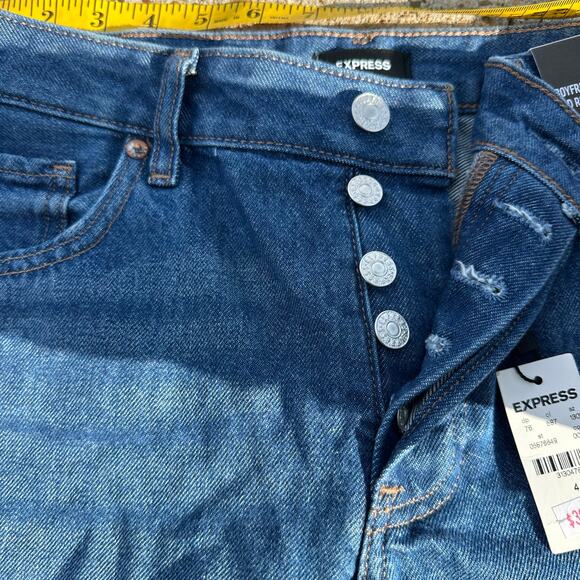 NWT WOMEN EXPRESS JEAN SHORTS BOYFRIEND (MIDID MID RISE FIT Buttonfly) - Picture 6 of 7